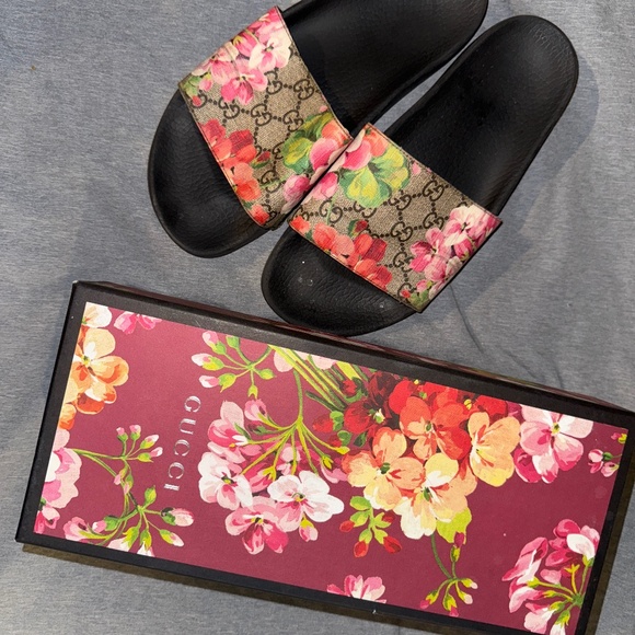 Authentic Floral Gucci Slides - Picture 1 of 5
